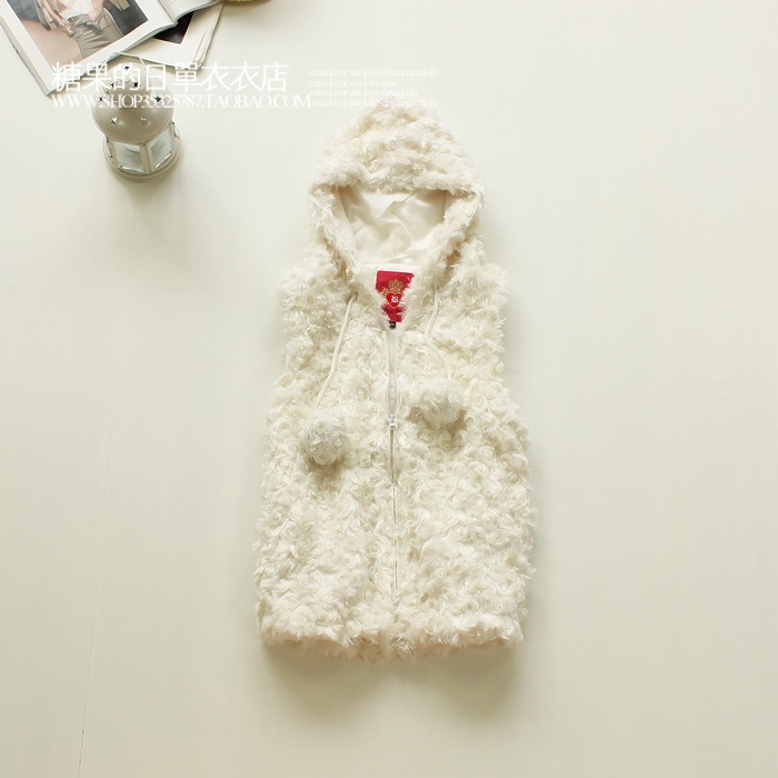 100290 three-dimensional rose plush faux fur with a hood sleeveless vest