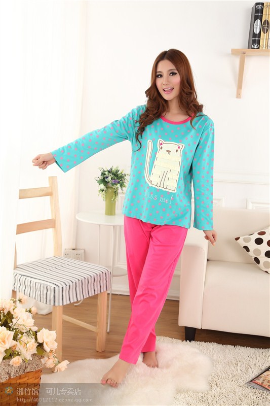 2012 autumn and winter 100% cotton Women hot-selling cartoon set long-sleeve sleepwear at home service