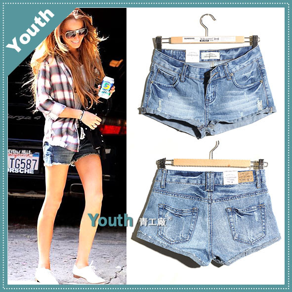 2012 autumn and winter fashion normic light blue water wash wearing white denim female low-waist roll-up hem shorts hot