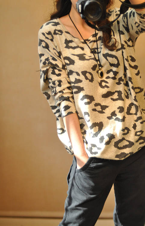 2012 autumn and winter leopard print pattern women's loose batwing sleeve plus size sweater (WC005)