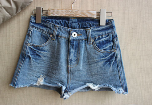 2012 autumn and winter loose hole roll-up hem shorts loose female denim shorts jeans