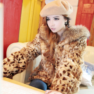 - 2012 autumn and winter luxury marten overcoat leopard print fur collar outerwear fur clothing