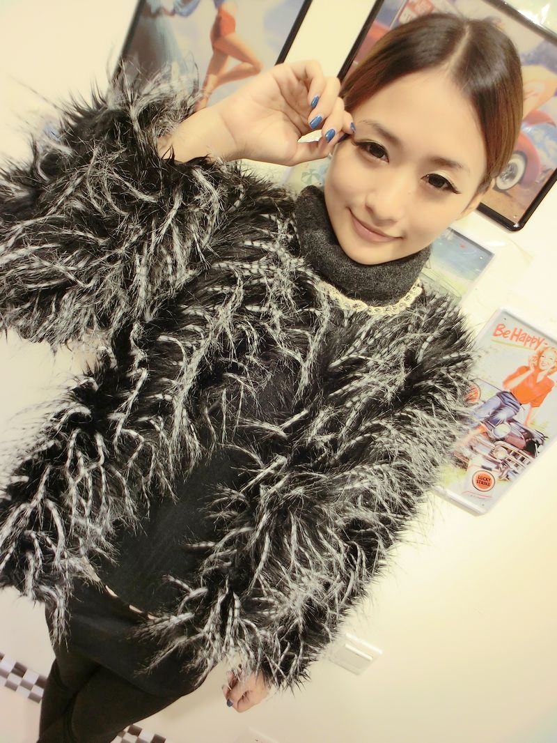 2012 autumn and winter women fox fur plush outerwear fur short design cardigan