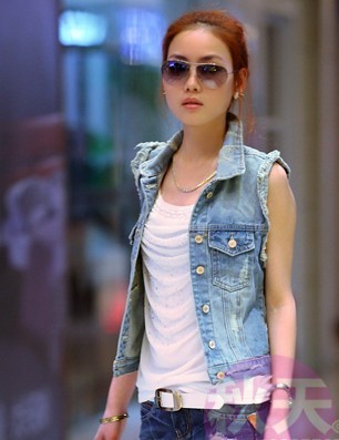 2012 autumn female single breasted sleeveless turn-down collar pocket denim vest cardigan