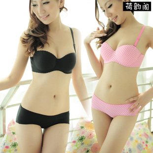 2012 autumn new arrival ,free shipping,smooth surface brs set, light underwear set,seamless bras,retail