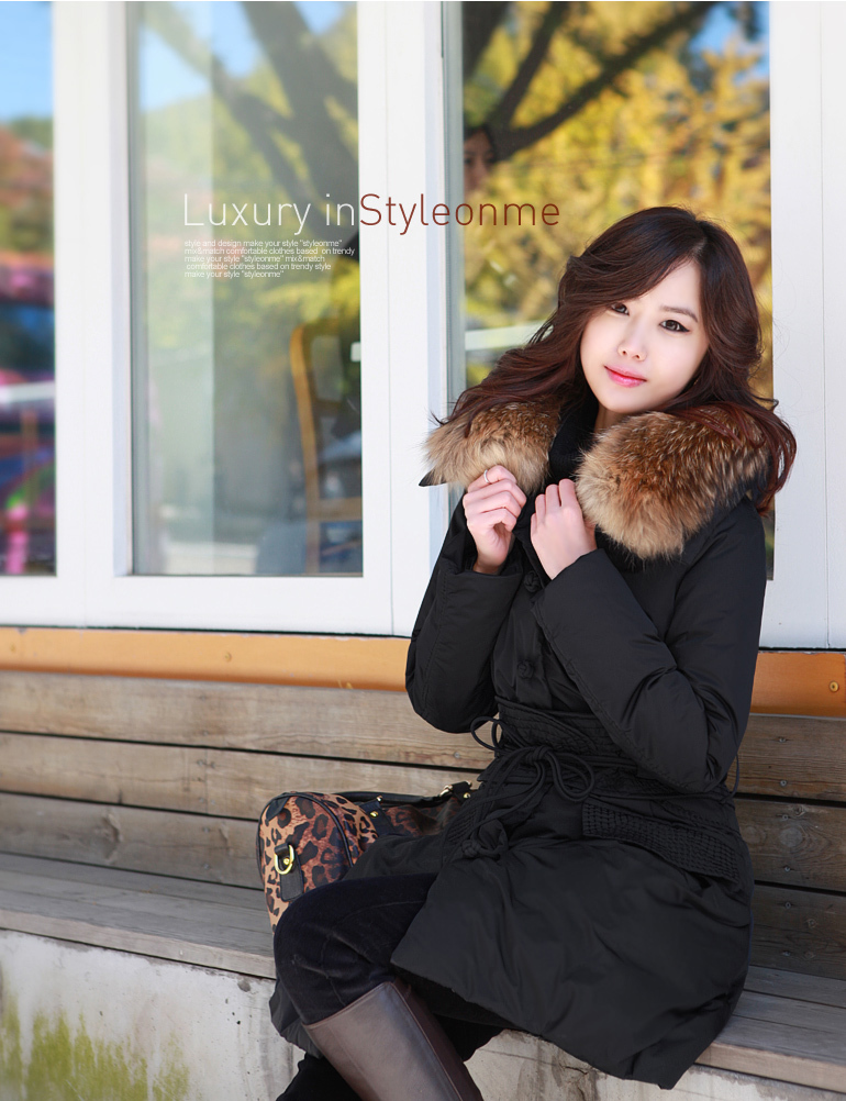 2012 hot-selling Women fashionable casual luxurious slim large fur collar down coat