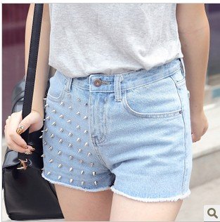 2012 Korean ladies ' new handsome wild high waist jeans rivet light blue shorts