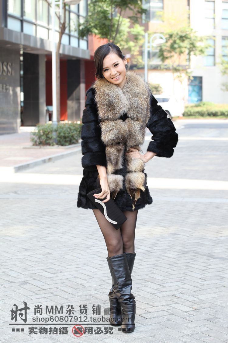 2012 medium-long slim rabbit fur coat large raccoon fur overcoat 1209