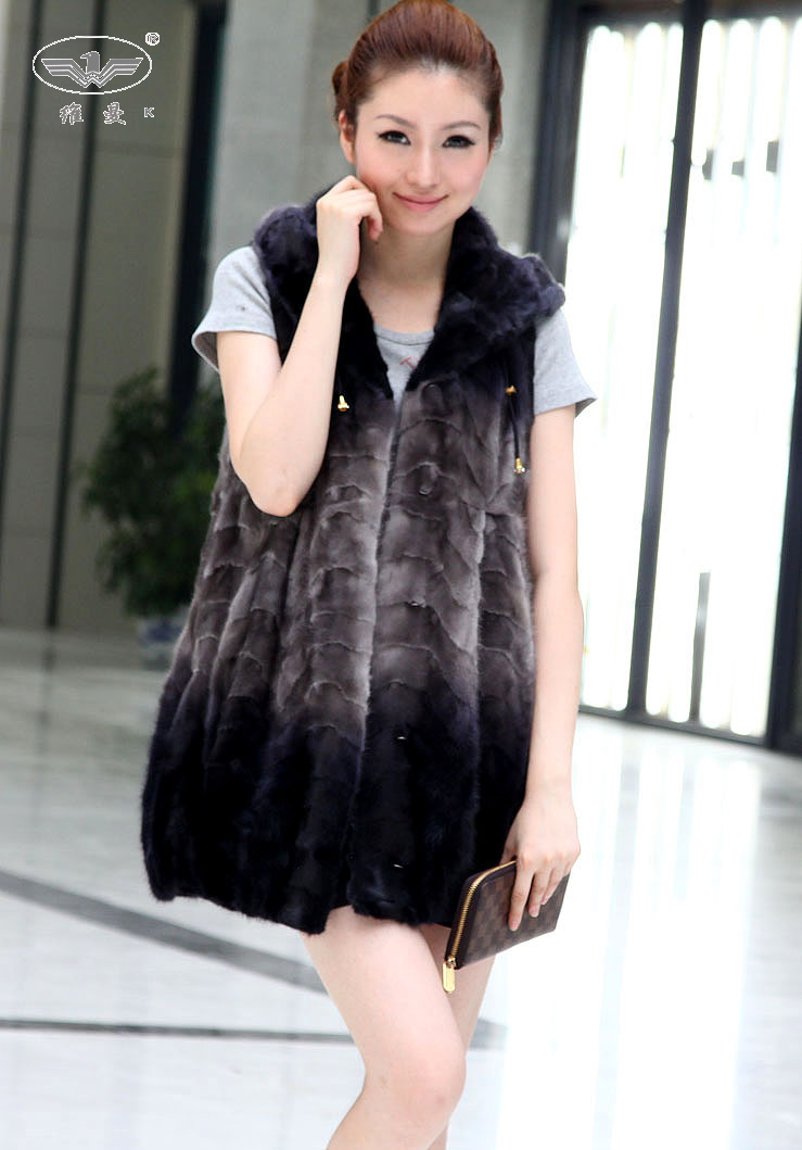 2012 mink fur vest with a hood medium-long