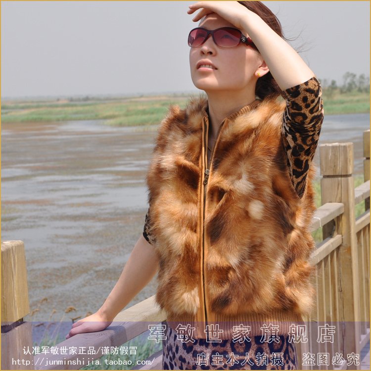 2012 new 100% real natural pure female fox fur waistcoat,  fur vest , fox skin vest