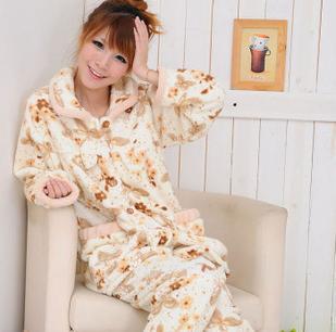 2012 new autumn and winter women's long sleeve warm pajamas Pale yellow a lovely coral velvet pajamas