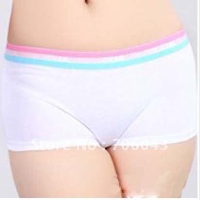 2012 new WOMEN  Shorts  PANTS sell like hot cakes wholesale and retail 95% cotton 5% spandex 96 G WHITE