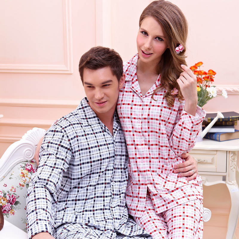 2012 spring and autumn knitted cotton brief classic plaid long-sleeve sleepwear male Women lovers lounge set 21142