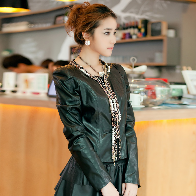 2012 spring and autumn o-neck metal chain decoration women's slim puff sleeve short leather clothing