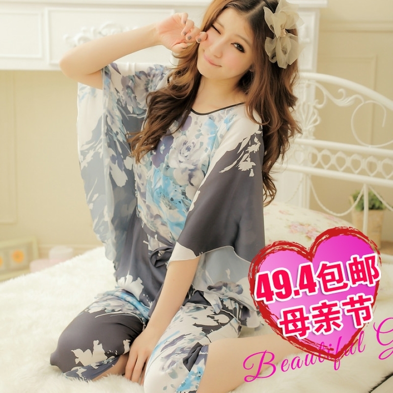 2012 spring and summer elegant batwing sleeve satin sleepwear lounge set