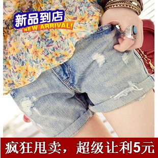 2012 spring and summer loose roll-up women's hem denim shorts light blue straight pants shorts