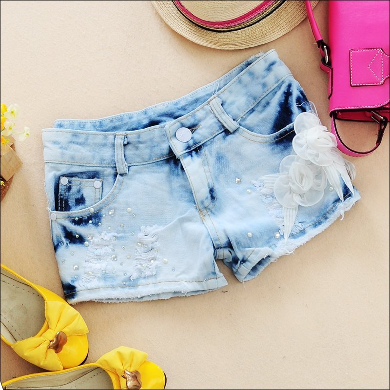 2012 spring women's 6n752 classic casual water wash wearing white rose rhinestones shorts