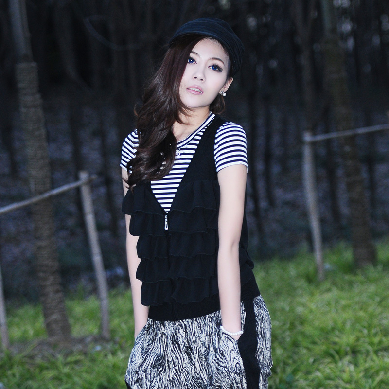 2012 spring women's elegant knitted chiffon patchwork ruffle hem sleeveless all-match sweater