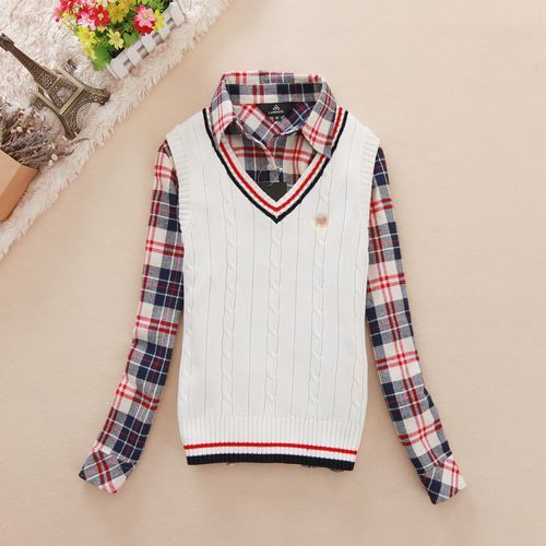 2012 sweet solid color twisted V-neck slim Women sweater wool waistcoat sweater vest