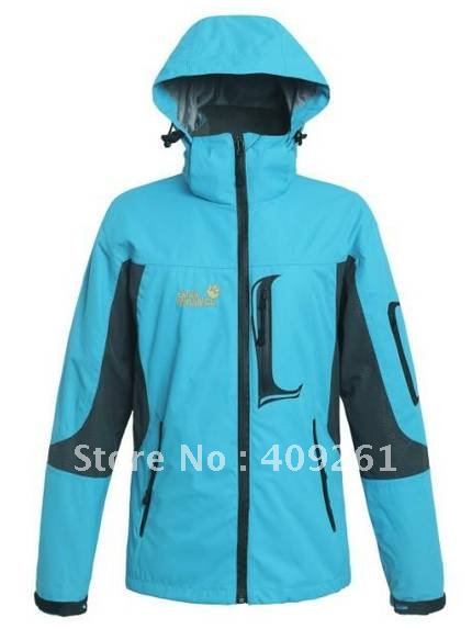 2012.The new model. woman .winter. waterproof charge Fleeces underwear + coat + HOOD