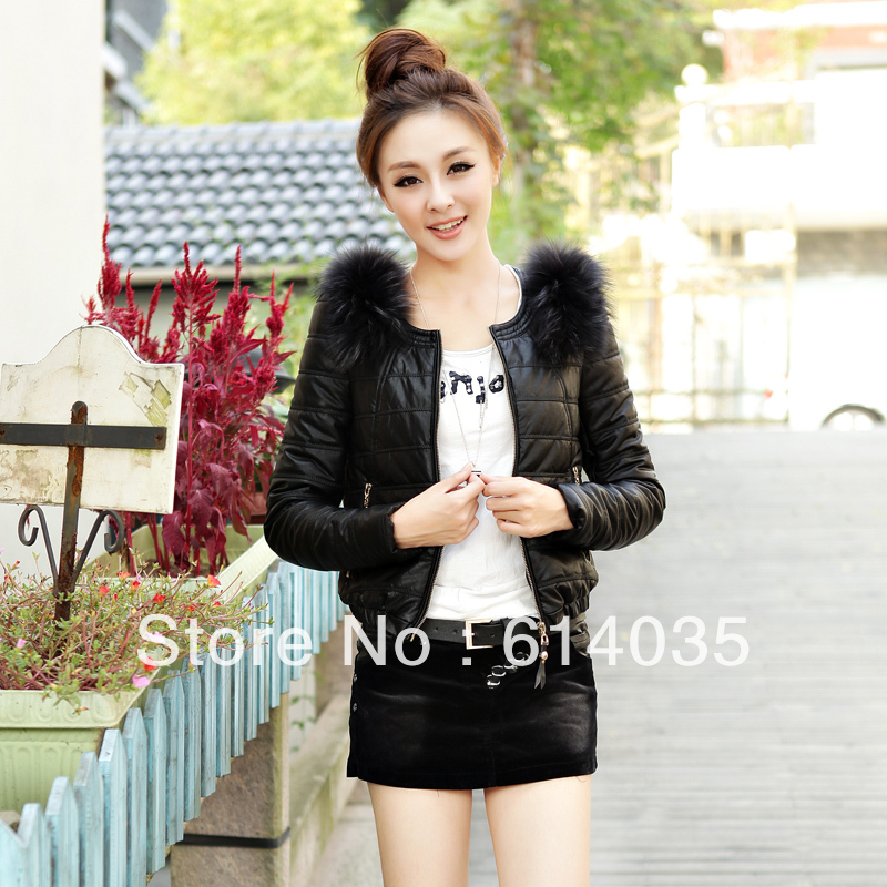 2012 wadded jacket female short design wadded jacket women's big raccoon fur wool