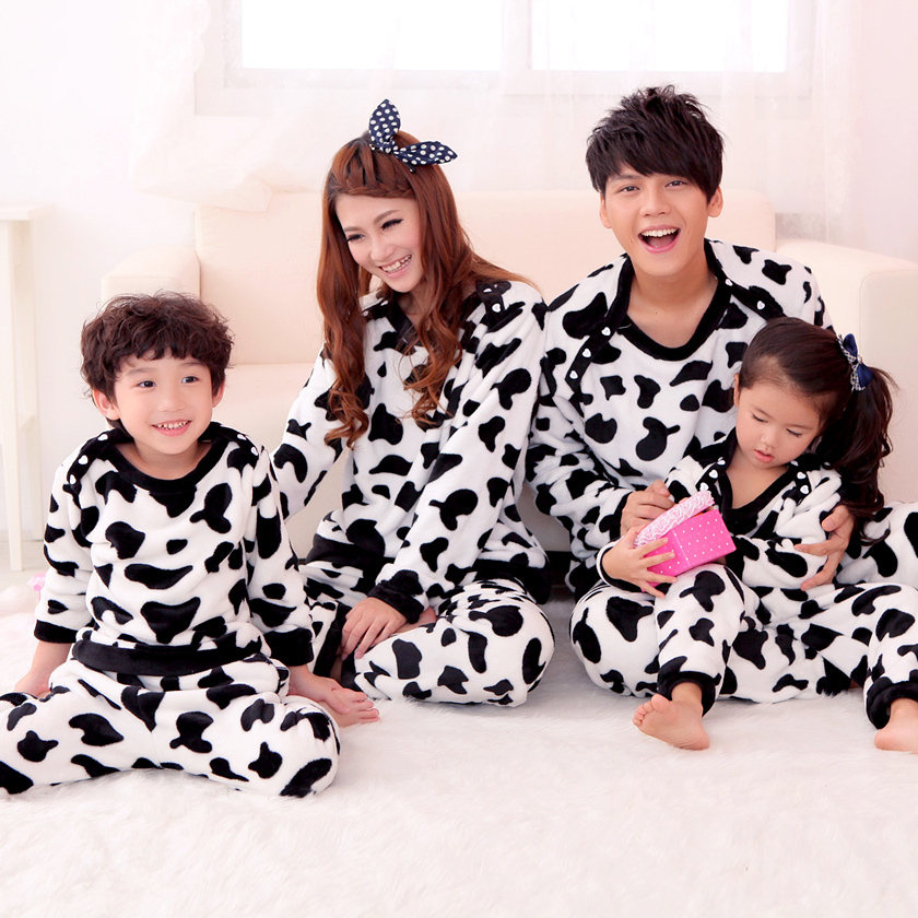 2012 winter cow parent-child sleepwear thickening flannel lovers sleep set