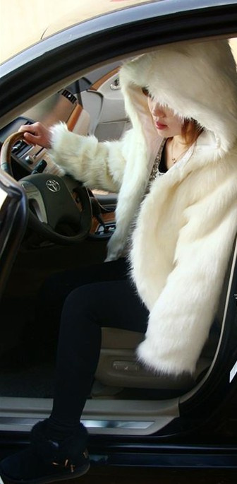 2012 winter women's hat short design fur coat