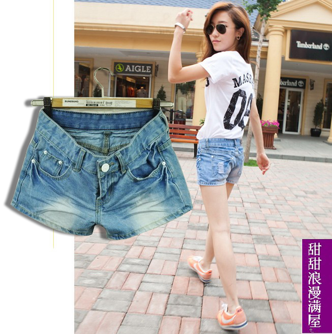 2013 884103 casual fashion crumple water wash wearing white hole light blue denim shorts