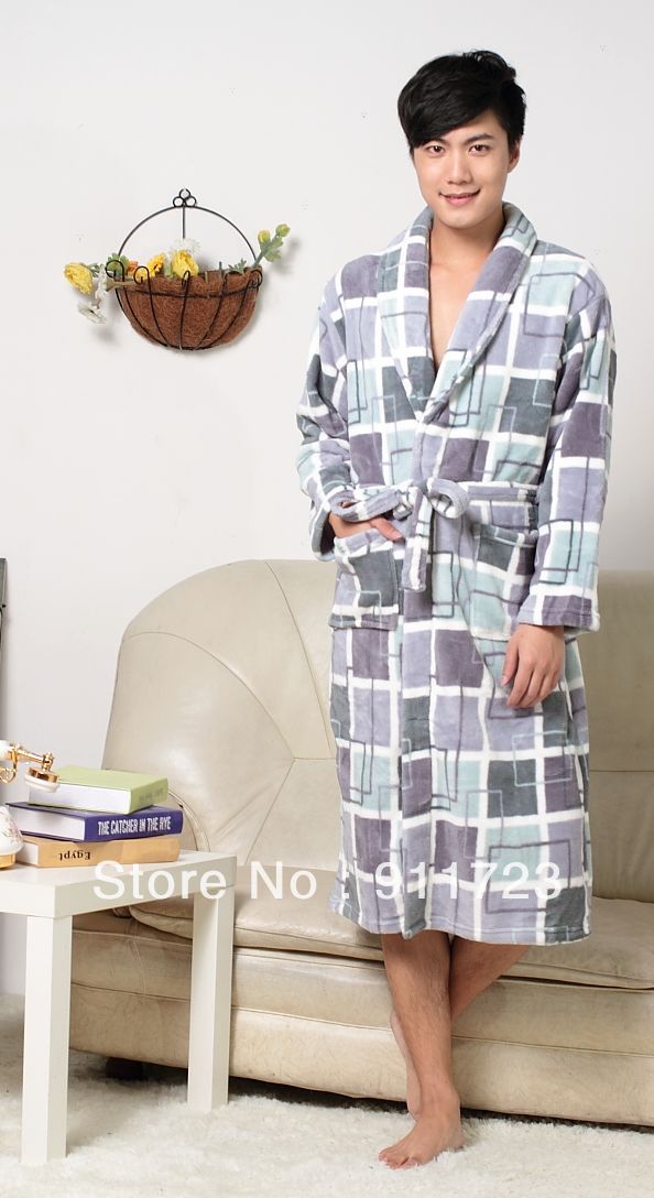 2013 classic plaid ultrafine thick coral fleece sleepwear /plaid print  robe bathrobes for man/