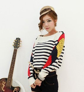 2013 fashion hot selling embroider parrot on shoulder bl/wh stripe sweater