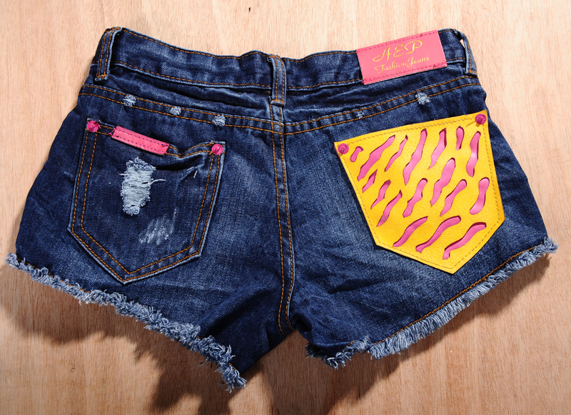 2013 Free shipping zipper paillette ornament pockets shorts for summer free size denim shorts women323-305