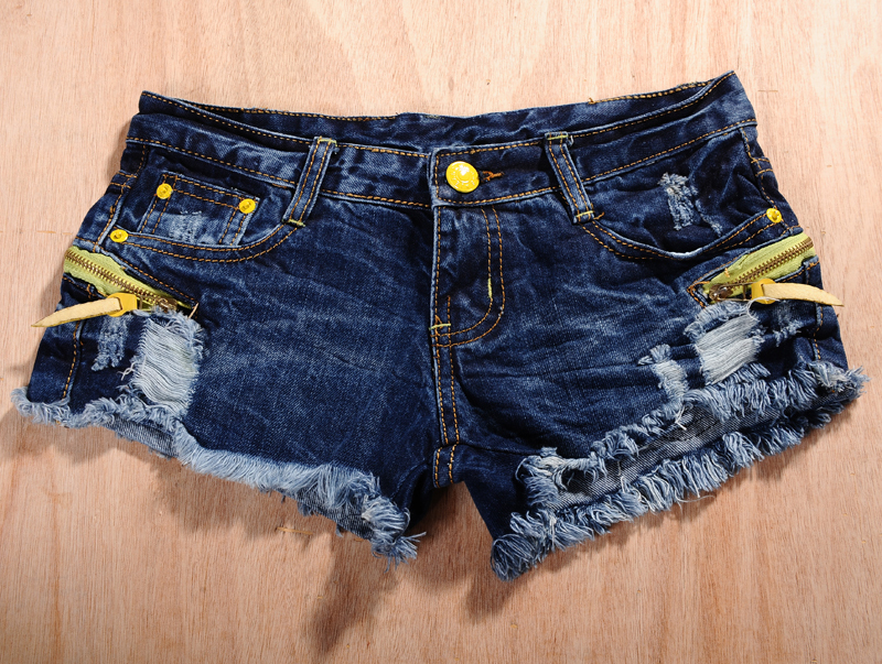 2013 Free shipping zipper paillette ornament pockets shorts for summer free size denim shorts women330-305