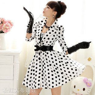 2013 hot selling fashion black bold dots printing women's wind coat