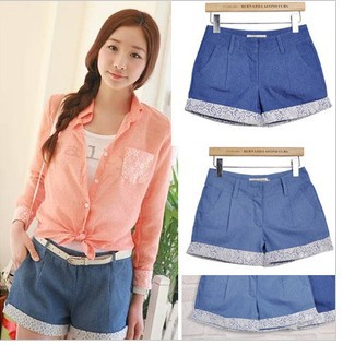 2013 Korean Sweet Cute Cute Laugh Printing Patch Pocket Denim Shorts Wild Shorts