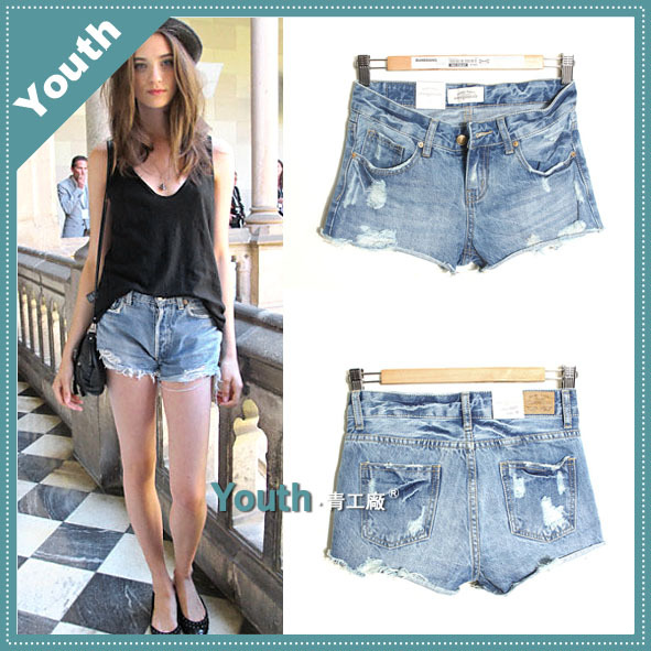 2013 new arrival fashion trend light color hole denim female mid waist roll-up hem shorts