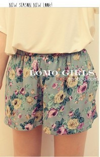 2013 new korean summer print floal shorts for women black and green pants