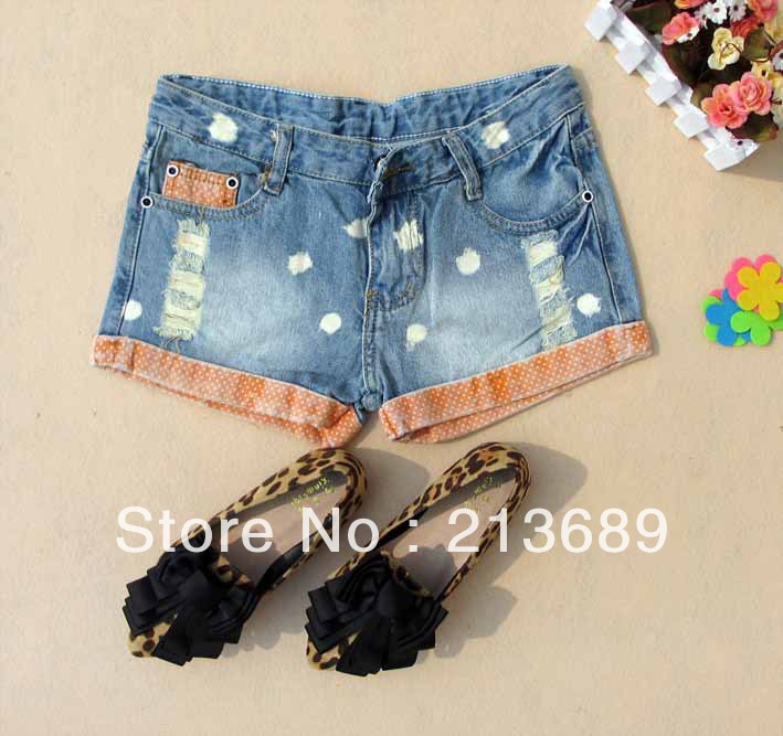 2013 new spring and summer women little flanging hole in denim shorts