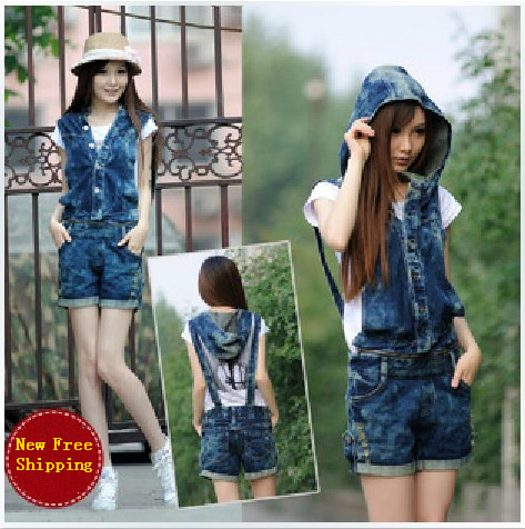 2013 Siamese holes in jeans strap shorts, Slim was thin hooded overalls.