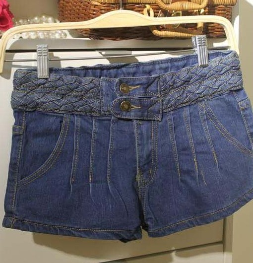 2013 spring all-match twisted decoration pleated denim short trousers pants shorts