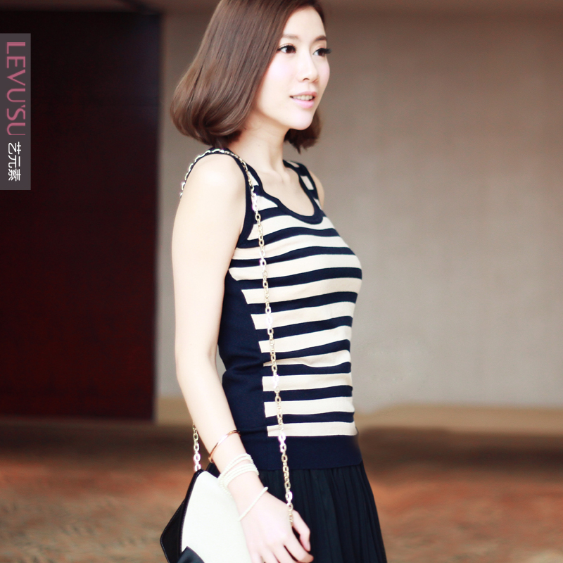 2013 spring and summer big gentlewomen o-neck elegant stripe close-fitting sleeveless sweater vest