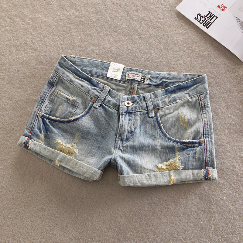 2013 spring and summer fresh water light color wash wearing white hole retro finishing low-waist roll-up hem denim shorts female