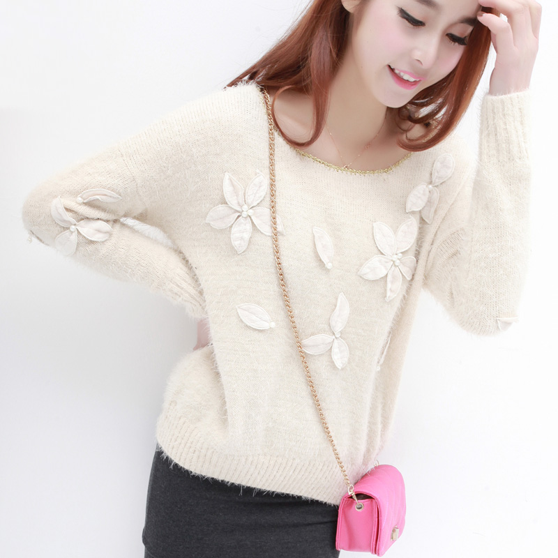 2013 spring new arrival sweet gentlewomen o-neck loose batwing sleeve beading knitted sweater female ad293