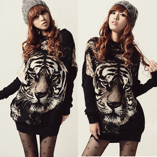 2013 spring new arrival women's loose pullover print long design loose sweater