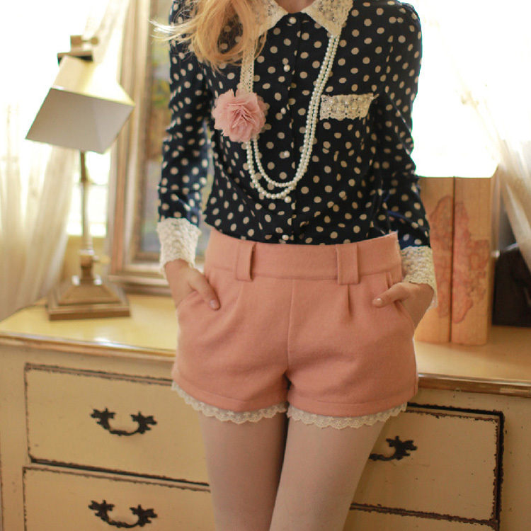 2013 spring new women's sweet lace Slim high waist woolen shorts