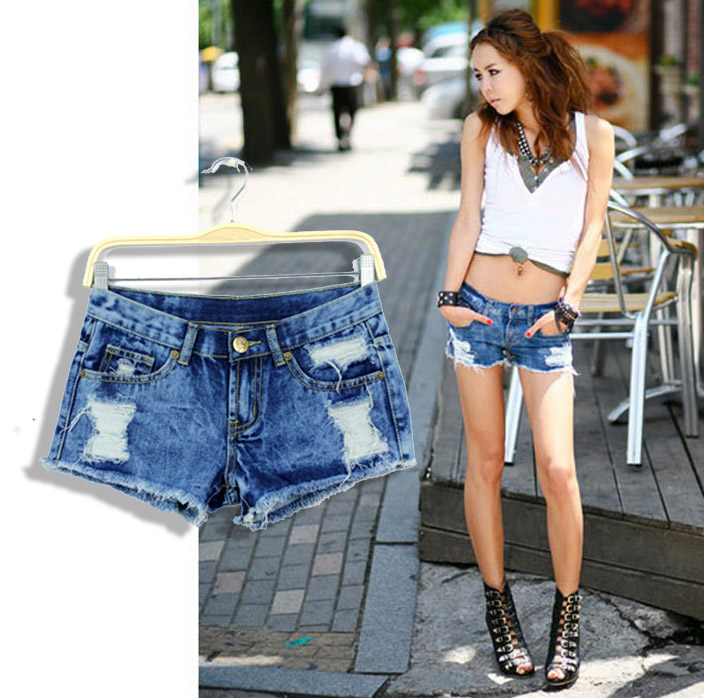 2013 summer women's a5929 casual fashion blue denim shorts hole shorts