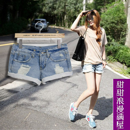 2013 summer women's c7309 personality casual all-match hole light blue denim shorts