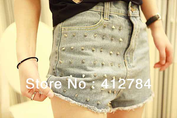 2013 the spring essential Chick same paragraph rivets design denim shorts