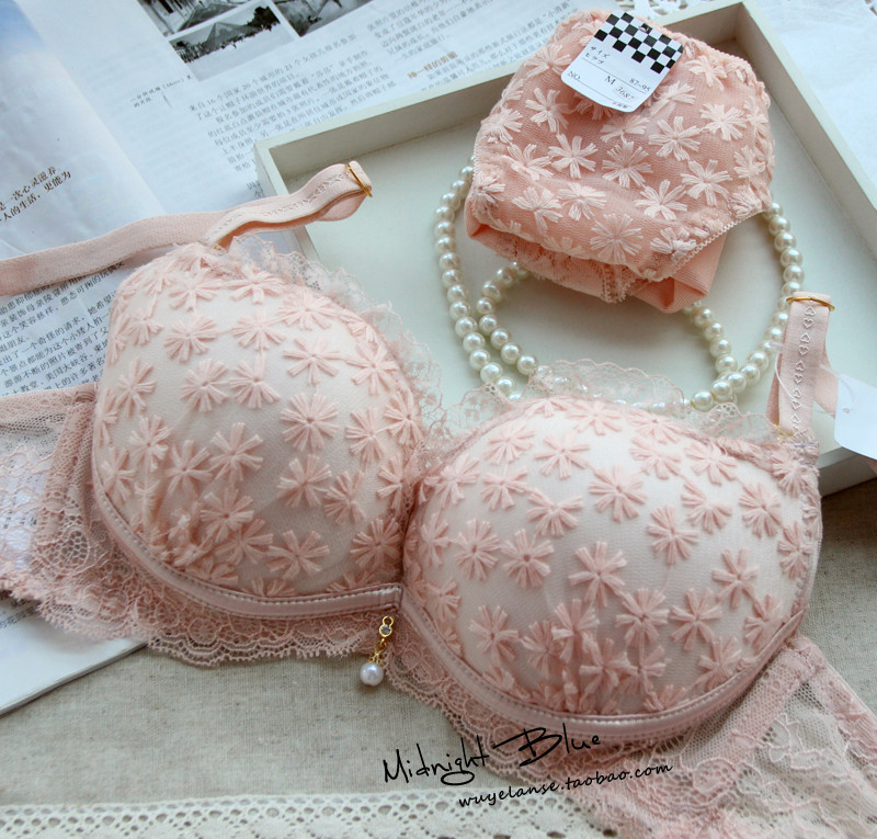 2013 underwear set sweet noble embroidery sexy flower lace shoulder strap bra set