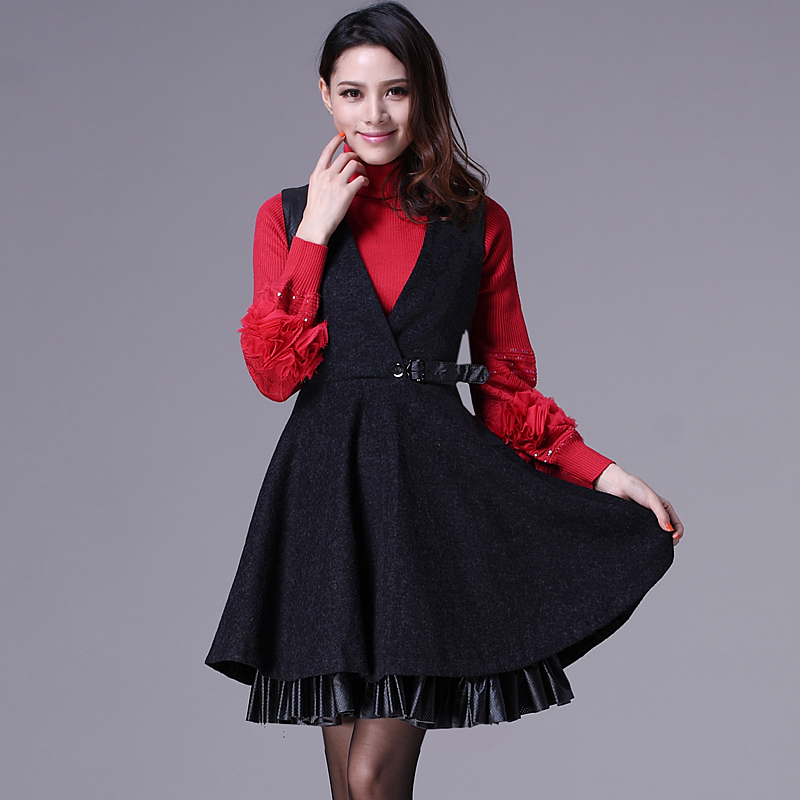 2013 winter new arrival V-neck slim leather belt expansion bottom woolen tank fashion dress ly0956 Strapless