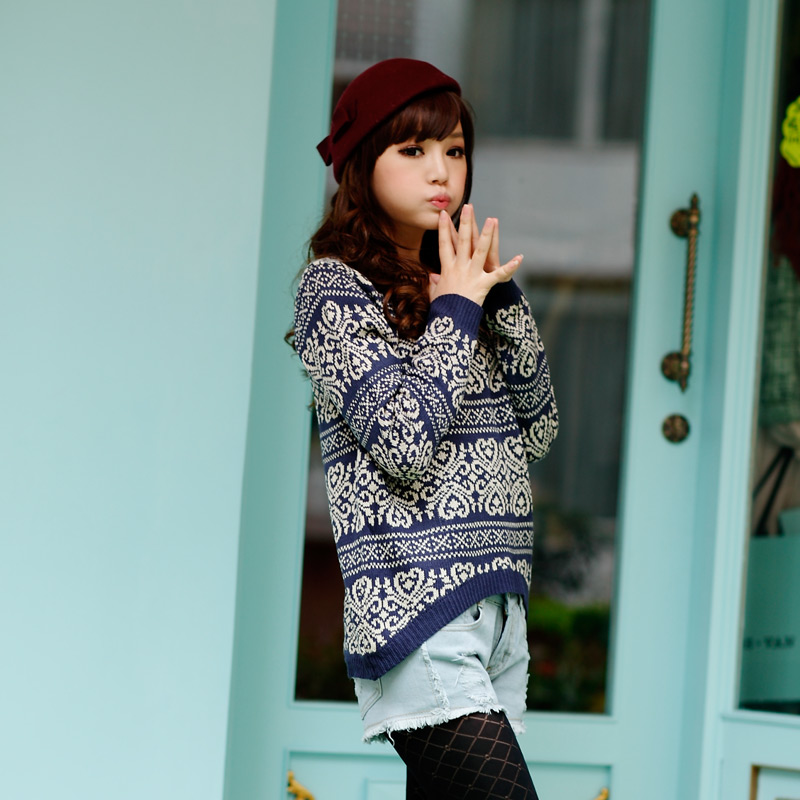 2013 women's spring outerwear vintage black-and-white decorative pattern sweater long-sleeve sweater Free Shipping